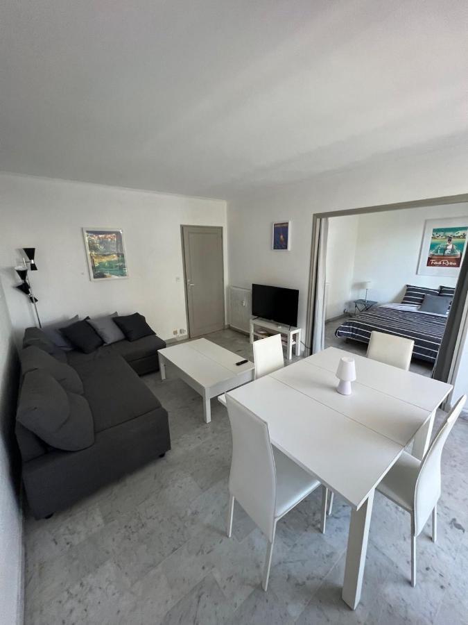 Seafront - Beautiful Flat With Aircon And Comfortable Loggia Vallauris Exterior photo